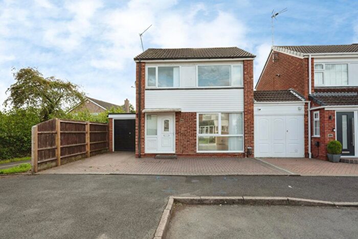 3 Bedroom Link Detached House For Sale In Badger Close, Redditch, Worcestershire, B98
