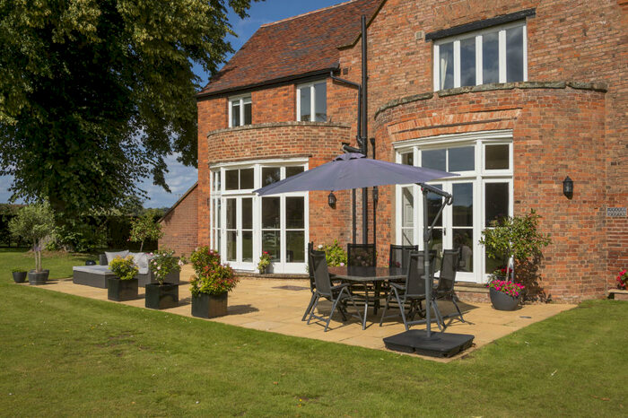 2 Bedroom Apartment For Sale In Westham Lane, Barford, CV35