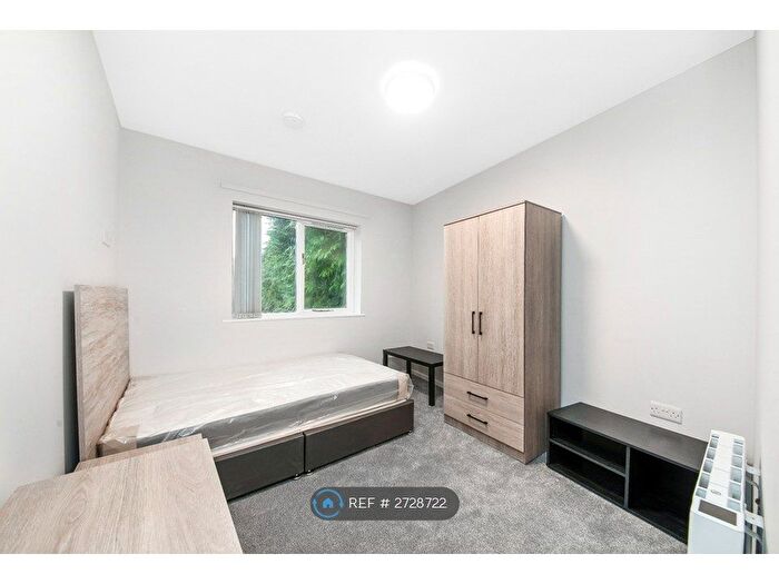 1 Bedroom Flat To Rent In Common Stile Road, Huddersfield, HD4