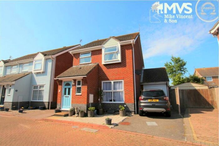 3 Bedroom Detached House For Sale In Worthing Mews, Clacton-on-Sea, CO15