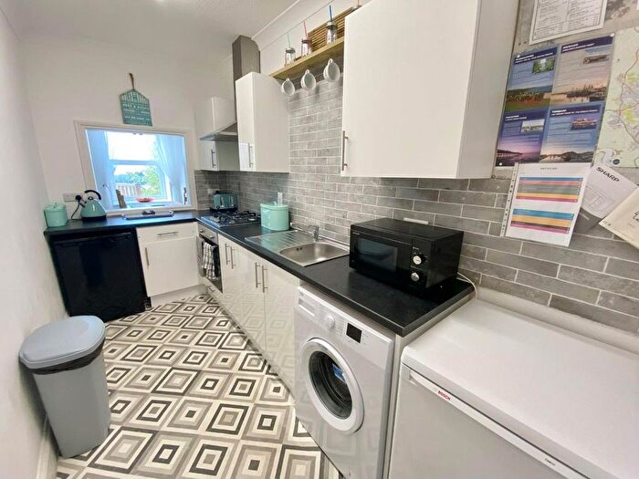 2 Bedroom Flat To Rent In Barwood View, Lower Warberry Road, Torquay, TQ1