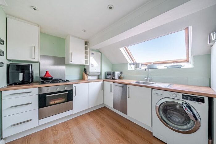 1 Bedroom Flat To Rent In Garratt Terrace, London, SW17