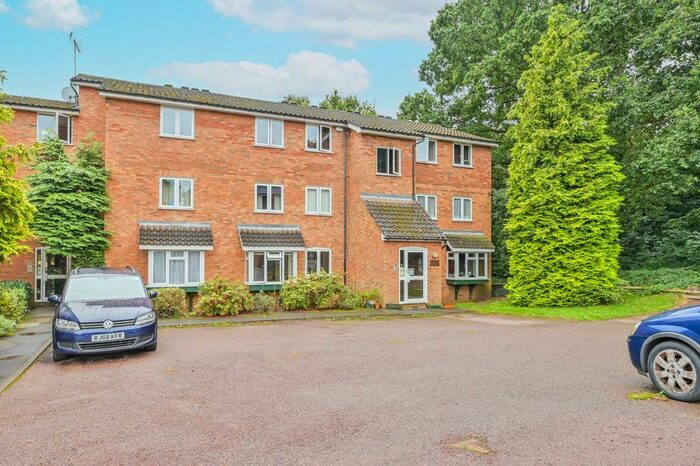 2 Bedroom Flat To Rent In Marshalls Close, New Southgate, London, N11