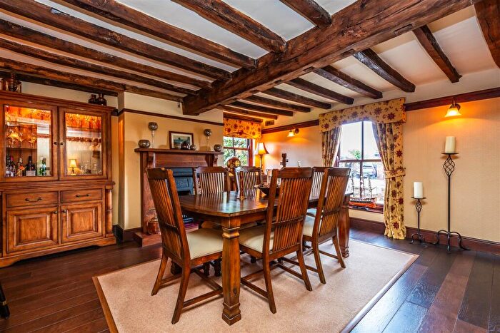 3 Bedroom Detached House For Sale In High Street, East Ferry, DN21