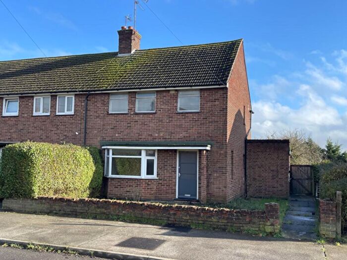 3 Bedroom Semi-Detached House For Sale In Fettledine Road, Irthlingborough, Wellingborough, Northamptonshire, NN9
