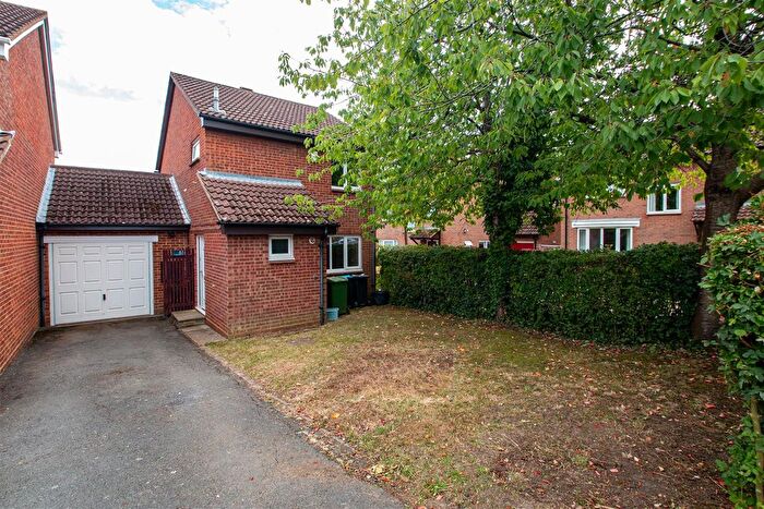 3 Bedroom Detached House To Rent In Summerhayes, Great Linford, Milton Keynes, MK14