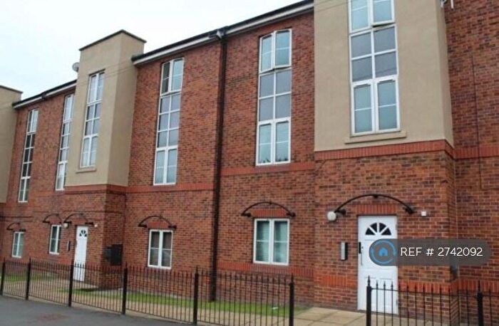 2 Bedroom Flat To Rent In The Grange, Leeds, LS12