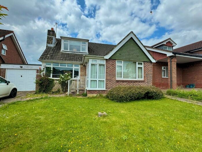 3 Bedroom Bungalow To Rent In Pern Drive, Botley, SO30