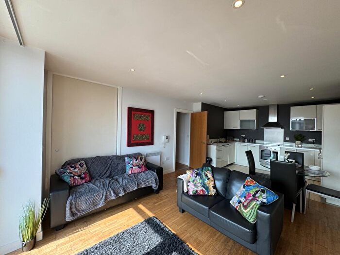 2 Bedroom Apartment For Sale In Kelso Place, Manchester, M15