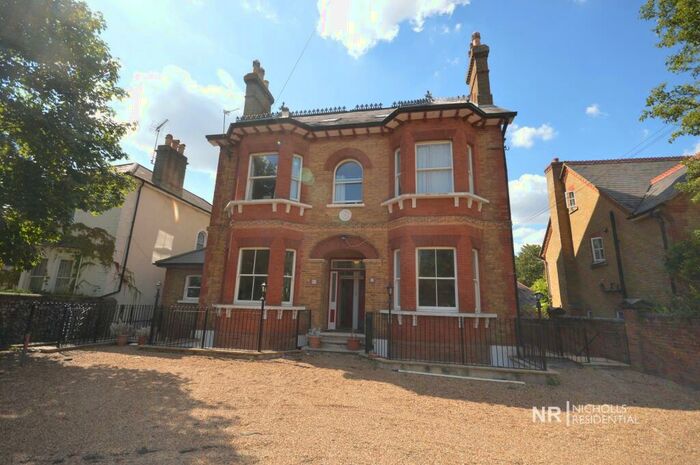 4 Bedroom Ground Maisonette To Rent In Worple Road, Epsom, Surrey., KT18