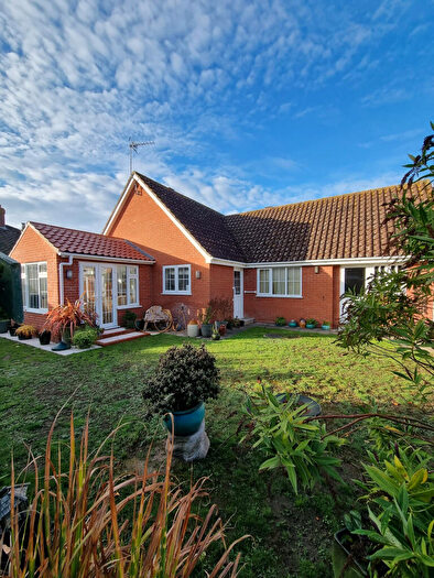 3 Bedroom Bungalow To Rent In Hammonds Walk, Halesworth, Suffolk, IP19