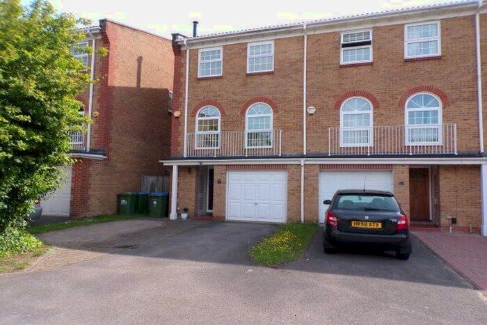 4 Bedroom Town House To Rent In Court Royal Mews, Southampton, SO15