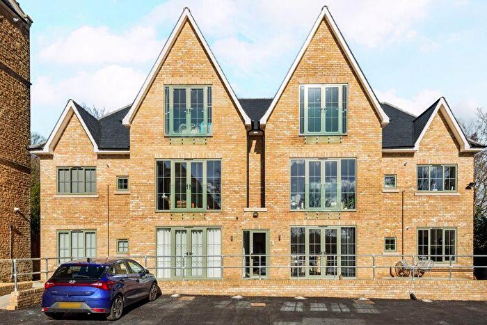 2 Bedroom Apartment To Rent In Filmer Grove, Godalming, GU7