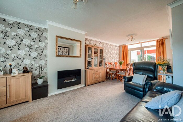 3 Bedroom Terraced House For Sale In Sedgemoor Road, Coventry, CV3