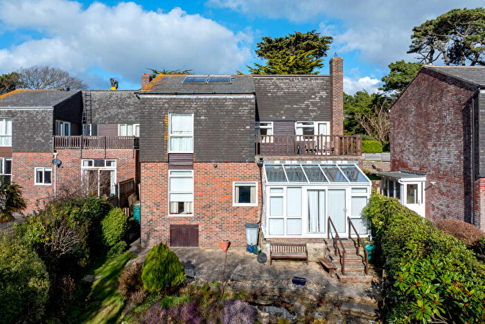 4 Bedroom Detached House For Sale In Studland Drive, Milford On Sea, SO41