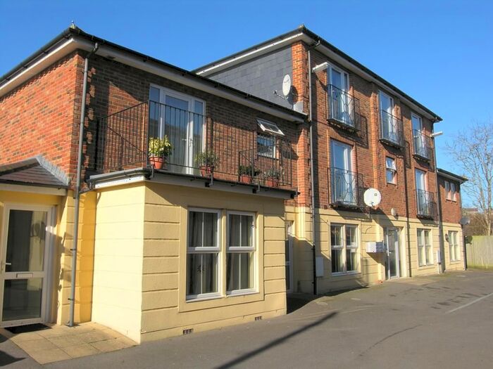 2 Bedroom Flat To Rent In St Pauls House, Wincanton, BA9