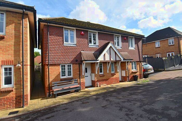 3 Bedroom Semi-Detached House To Rent In Reading Road, Basingstoke, RG24