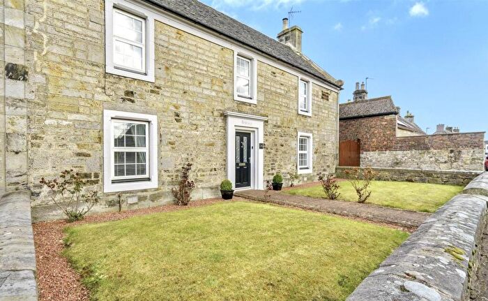 5 Bedroom End Of Terrace House For Sale In Kilbagie Street, Kincardine, FK10