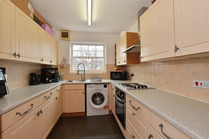 2 Bedroom Flat For Sale In Queensberry Place, Manor Park, E12