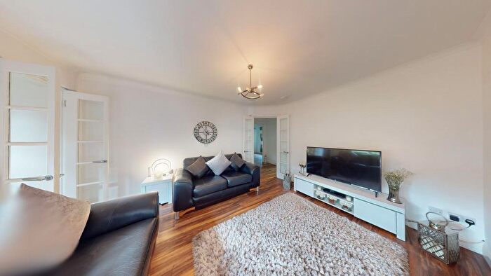2 Bedroom Flat To Rent In South Calder, Motherwell, ML1