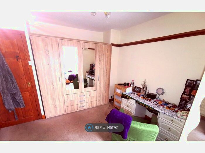 3 Bedroom Semi-Detached House To Rent In Roman Road, Blackburn, BB2