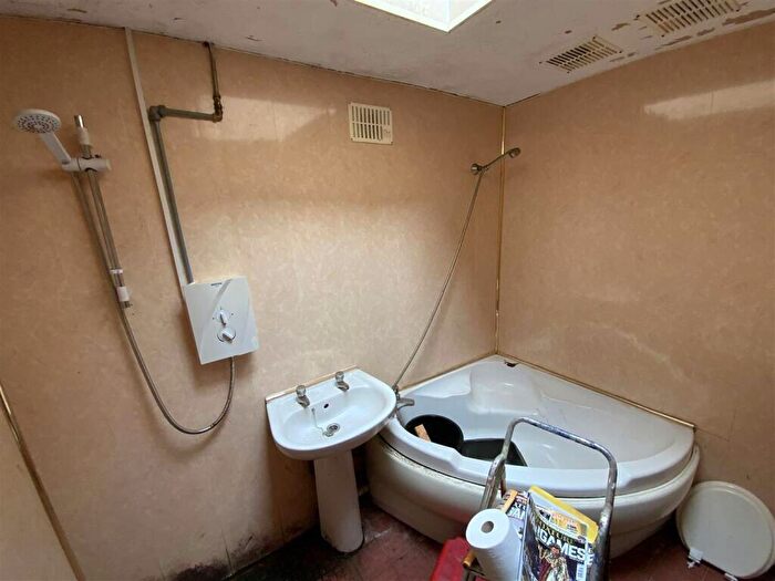 3 Bedroom Terraced House For Sale In Balaclava Road, Kings Heath, Birmingham, West Midlands, B14