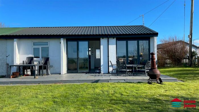 2 Bedroom Semi-Detached Bungalow For Sale In Ceidio, Pwllheli, LL53