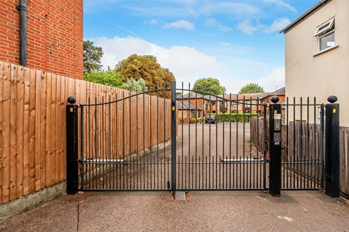 1 Bedroom Maisonette For Sale In Ashley Road, Epsom, KT18