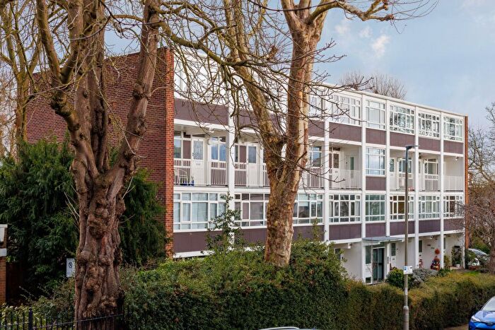 2 Bedroom Flat For Sale In Heath Royal, Putney Heath Lane, SW15