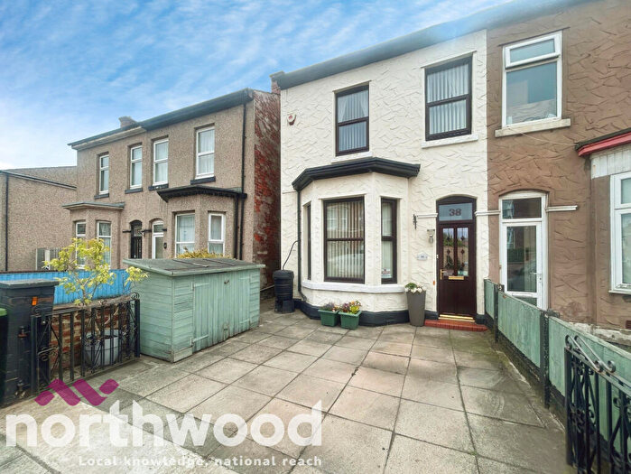 3 Bedroom Semi-Detached House For Sale In St Lukes Road, Southport, PR9