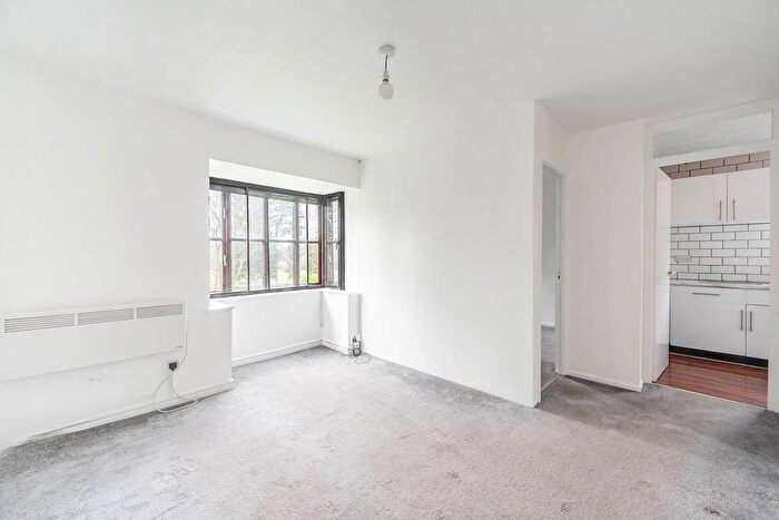 1 Bedroom Flat For Sale In Jasmin Close, Northwood, HA6