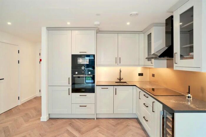 1 Bedroom Flat To Rent In Merino Gardens, London, E1W