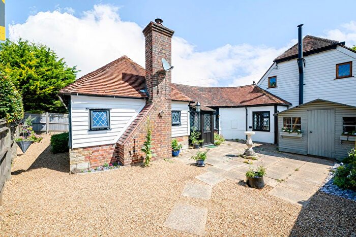 3 Bedroom Bungalow For Sale In Ringles Cross, Uckfield, TN22