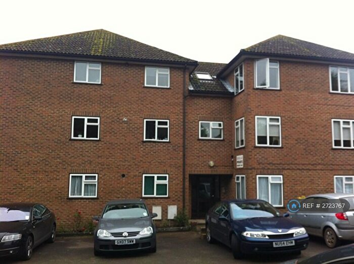 2 Bedroom Flat To Rent In Barnhouse Close, Pulborough, RH20