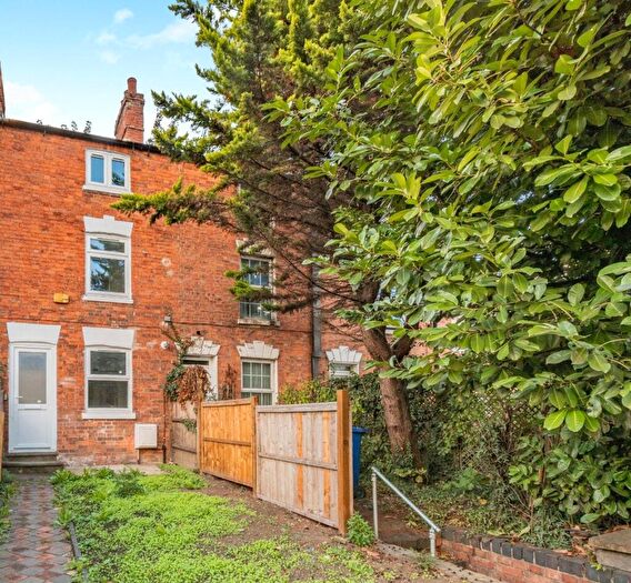 4 Bedroom Terraced House For Sale In Oxford Road, Banbury, Oxfordshire, OX16