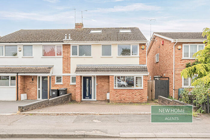 4 Bedroom Semi-Detached House For Sale In Brooklands Drive, Leighton Buzzard, LU7