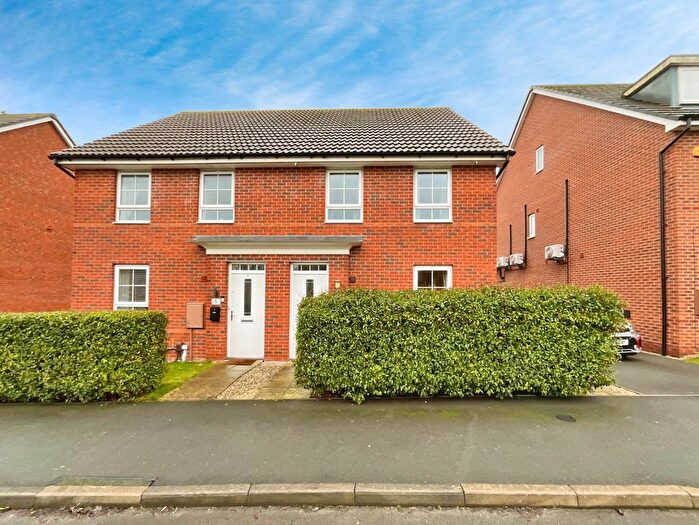 3 Bedroom Semi-Detached House For Sale In Piccadilly Close, Mansfield, NG19