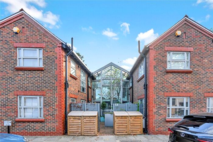 2 Bedroom Flat For Sale In Strathmore Road, Teddington, TW11