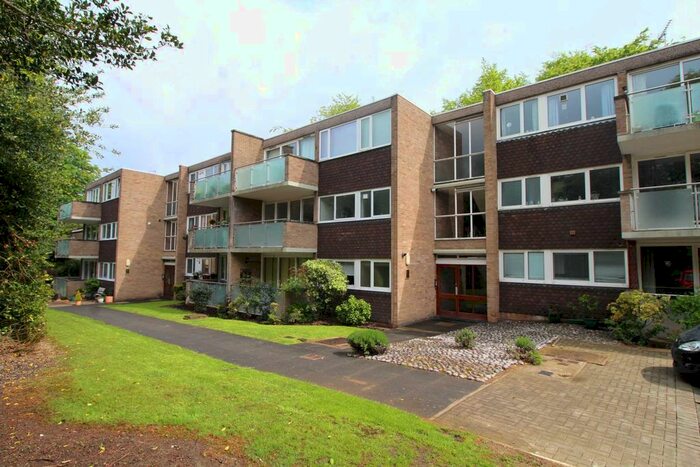 2 Bedroom Flat To Rent In Sawyers Hall Lane, Brentwood, CM15