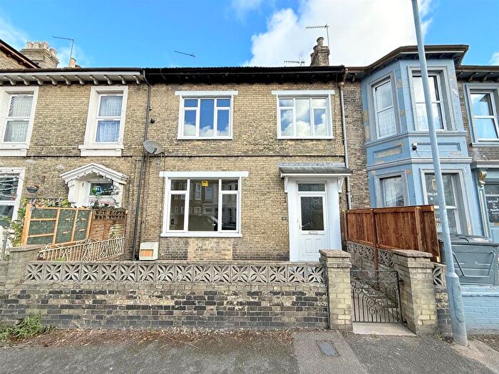 4 Bedroom Terraced House For Sale In Victoria Road, Great Yarmouth, NR30
