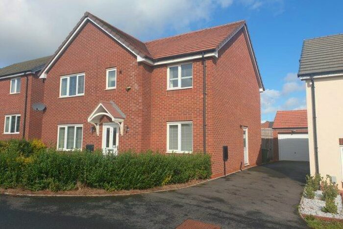 5 Bedroom Detached House To Rent In Hawling Street, Redditch, B97