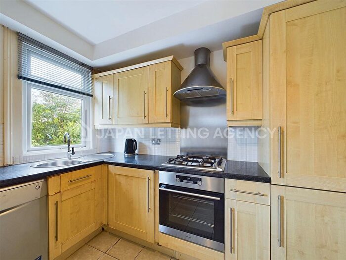 2 Bedroom Flat To Rent In Grange Park, London, W5