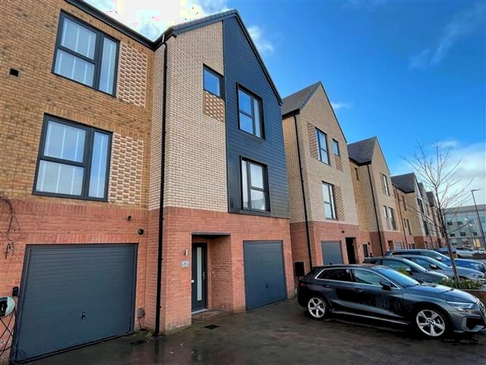 4 Bedroom Town House To Rent In Infinity View, Stockton-On-Tees, TS18