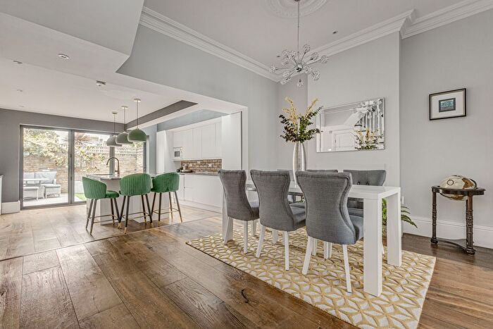 3 Bedroom End Of Terrace House To Rent In Railton Road, Herne Hill, SE24