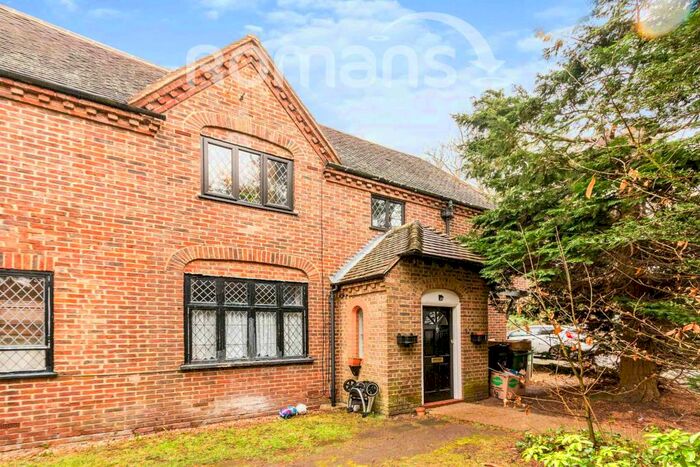 3 Bedroom Maisonette To Rent In Hall Close, Camberley, GU15