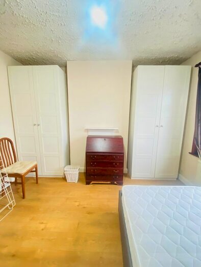 1 Bedroom Flat To Rent In Tiverton Road, Hounslow, TW3