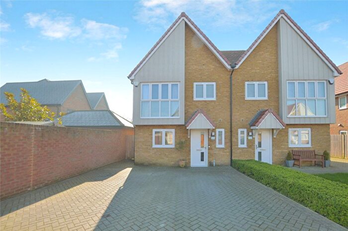 3 Bedroom Semi Detached House For Sale In Ruben Crescent, New Romney, Kent, TN28