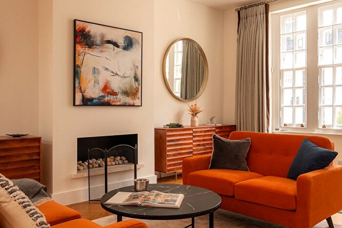 3 Bedroom Terraced House To Rent In Eaton Mews North, Belgravia, SW1X