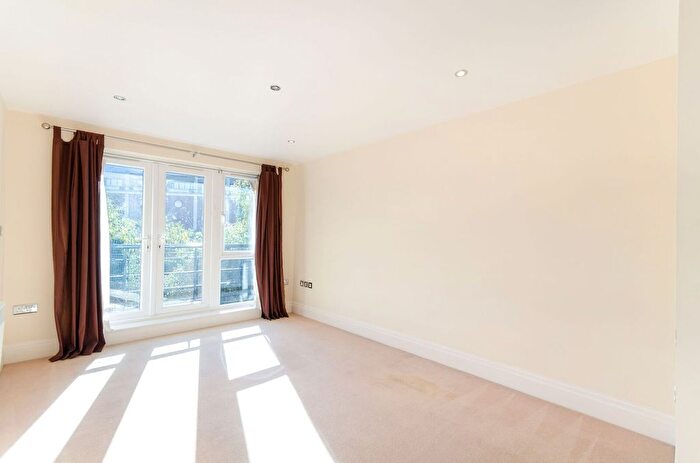 1 Bedroom Flat To Rent In Seven Kings Way, Kingston, Kingston Upon Thames, KT2