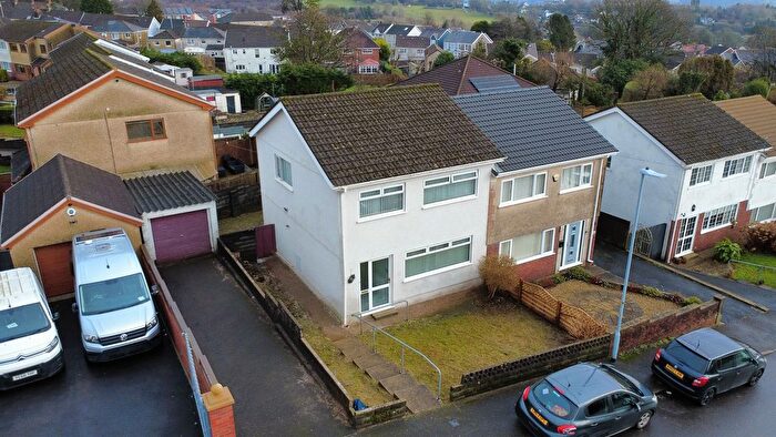 3 Bedroom Semi-Detached House For Sale In Waun Gron Road, Treboeth, Swansea, City And County Of Swansea., SA5